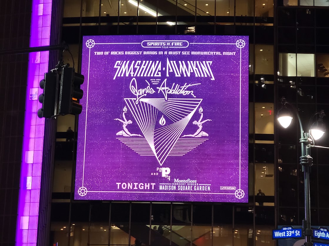 SmashingPumpkins2022-10-19MadisonSquareGardenNYC (1).jpg